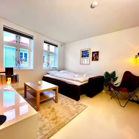 Apartment The Door H2 *